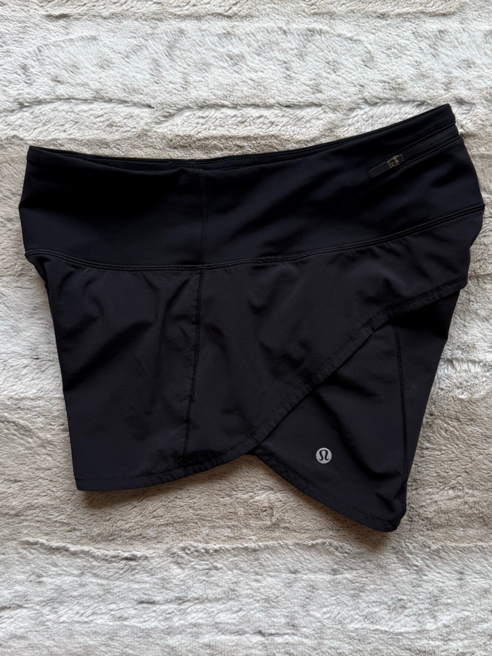 Lululemon Speed Up Mid-Rise Short
4" in Black Size 4 - Picture 7 of 16